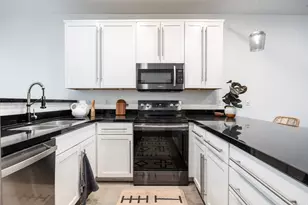 320 W 700 N, Salt Lake City, UT 84103 - Photo 10