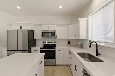 7219 N Green Pasture Ln, Eagle Mountain, UT 84005 - Photo 12