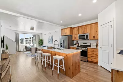 768 W Harvest Glen Rd, American Fork, UT 84003 - Photo 4