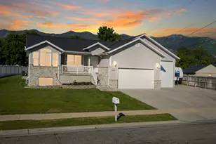 354 N 30 W, Kaysville, UT 84037 - Photo 1