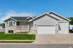 354 N 30 W, Kaysville, UT 84037 - Photo 2