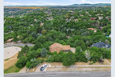 6169 S 2850 E, Uintah, UT 84403 - Photo 10