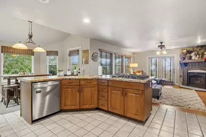 6169 S 2850 E, Uintah, UT 84403 - Photo 20