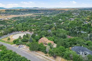 6169 S 2850 E, Uintah, UT 84403 - Photo 8