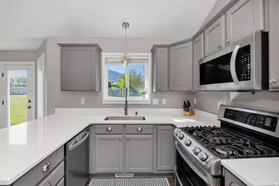 406 Meadow Ln, Providence, UT 84332 - Photo 8