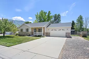 143 W 450 N, Santaquin, UT 84655 - Photo 2