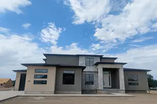 345 E Dutton Ct, Grantsville, UT 84029 - Photo 2