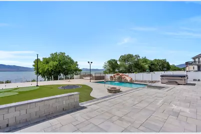 76 N Sunset Dr, Vineyard, UT 84059 - Photo 2