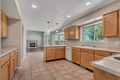10143 S Memorial Dr, South Jordan, UT 84095 - Photo 12
