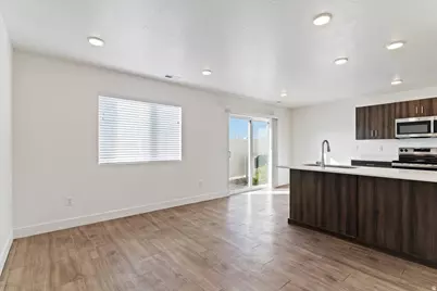 1177 W Shady Brook Ln #4, West Haven, UT 84401 - Photo 4