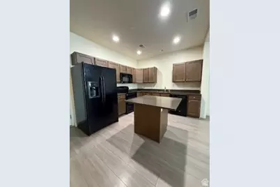 10398 S Clarks Hill Dr #102, South Jordan, UT 84009 - Photo 4