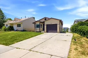 2678 S Twain Dr W, Magna, UT 84044 - Photo 2