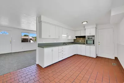 846 W 2400 N, Clinton, UT 84015 - Photo 10
