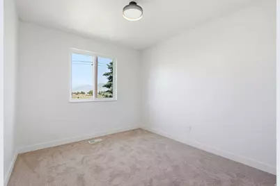 135 W 8800 S, Spanish Fork, UT 84660 - Photo 18