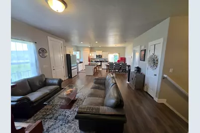 8631 N Cypress Aly, Eagle Mountain, UT 84005 - Photo 10