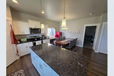 8631 N Cypress Aly, Eagle Mountain, UT 84005 - Photo 12