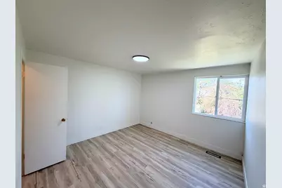 127 E 1100 N #4, Bountiful, UT 84010 - Photo 16