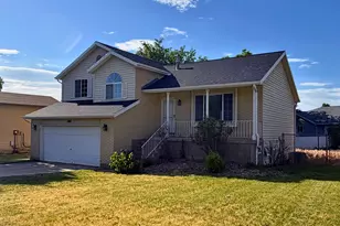 2816 W 4375 S, Roy, UT 84067 - Photo 2