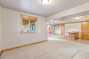 940 E Canyon Rd, Hyde Park, UT 84318 - Photo 26