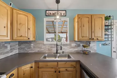 2618 W 2225 S, Syracuse, UT 84075 - Photo 8