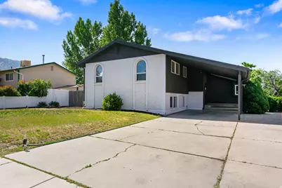 432 E Calnette Dr, Sandy, UT 84070 - Photo 2