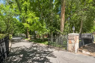 5076 S 2100 E, Holladay, UT 84117 - Photo 38