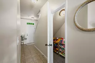 288 S 600 W, Centerville, UT 84014 - Photo 4