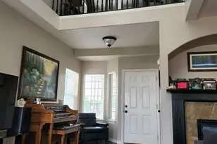 710 E Sandy Point Dr, Sandy, UT 84094 - Photo 4