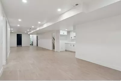 11603 S Fox Vista Dr, Draper, UT 84020 - Photo 32