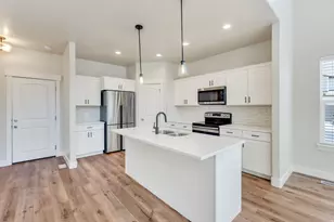 261 W 630 N, Vineyard, UT 84059 - Photo 2