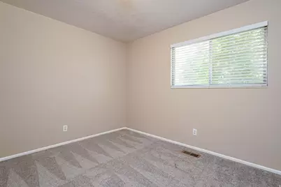 348 W 2400 S, Clearfield, UT 84015 - Photo 14