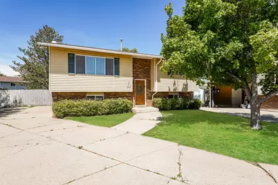 348 W 2400 S, Clearfield, UT 84015 - Photo 2