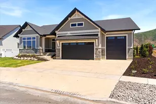 442 W Randys Ct S, Farmington, UT 84025 - Photo 2