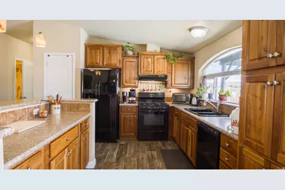 523 N 200 E #13, Loa, UT 84747 - Photo 22