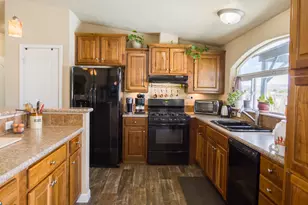 523 N 200 E, Loa, UT 84747 - Photo 22