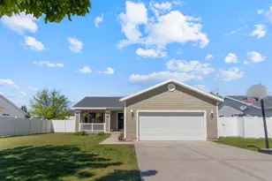5069 S 3925 W, Roy, UT 84067 - Photo 2