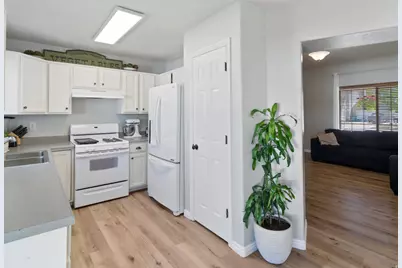 5069 S 3925 W, Roy, UT 84067 - Photo 8