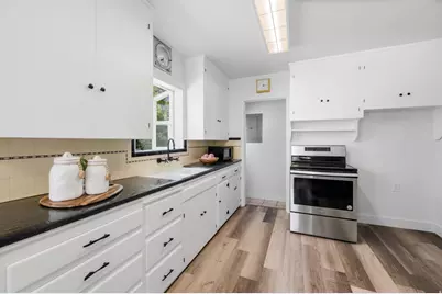 526 E Cleveland Ave S, Salt Lake City, UT 84105 - Photo 10