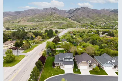 378 N Thurston Ln, Layton, UT 84040 - Photo 4