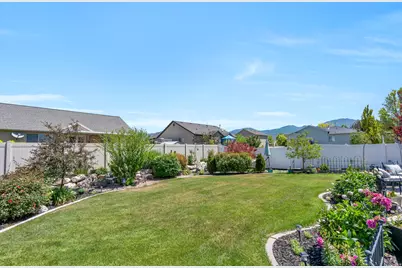 1368 W 2350 S, Woods Cross, UT 84087 - Photo 28