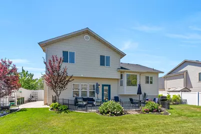 1368 W 2350 S, Woods Cross, UT 84087 - Photo 32