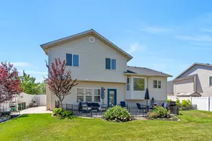 1368 W 2350 S, Woods Cross, UT 84087 - Photo 32