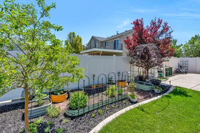 1368 W 2350 S, Woods Cross, UT 84087 - Photo 24