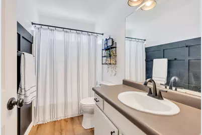 1368 W 2350 S, Woods Cross, UT 84087 - Photo 14