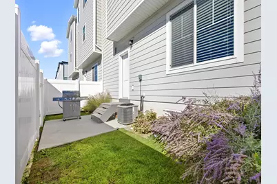 714 E Garden Grove Dr, Eagle Mountain, UT 84005 - Photo 24