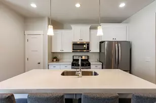 808 E Newfield Dr, Sandy, UT 84094 - Photo 4