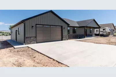 2203 E 1800 S #54, Naples, UT 84078 - Photo 2
