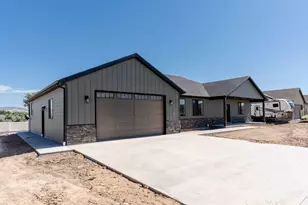 2203 E 1800 S, Naples, UT 84078 - Photo 2