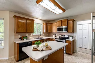 2984 E 1300 S, Spanish Fork, UT 84660 - Photo 12