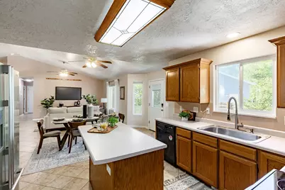 2984 E 1300 S, Spanish Fork, UT 84660 - Photo 10